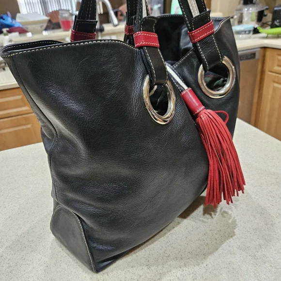 BARBACANE HANDBAG, Black Leather Designer Handbag, LARGE handbag, Venezuela - Picture 3 of 7